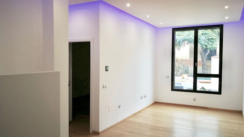 Interior con iluminación LED